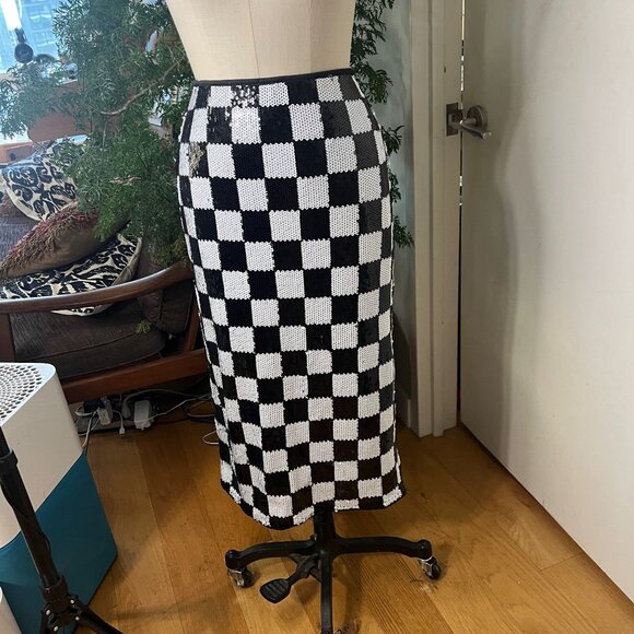 EN SAISON Sequined Checkerboard Midi Skirt Size Medium - Picture 2 of 9